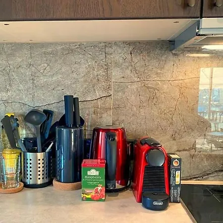 Beautiful One Bedroom 100 Meters From The Beach, Recently Renovated Appartement Limassol