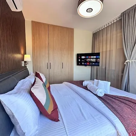 Beautiful One Bedroom 100 Meters From The Beach, Recently Renovated * リマソール