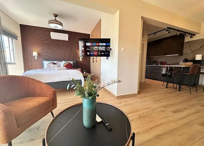 Beautiful One Bedroom 100 Meters From The Beach, Recently Renovated * Limisso