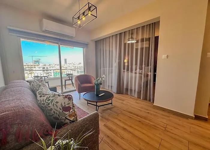 Beautiful One Bedroom 100 Meters From The Beach, Recently Renovated * Limisso