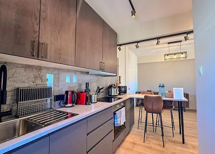 Appartamento Beautiful One Bedroom 100 Meters From The Beach, Recently Renovated *